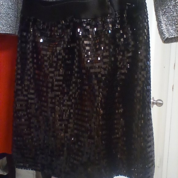 Set for New Year - Picture 2 of 3